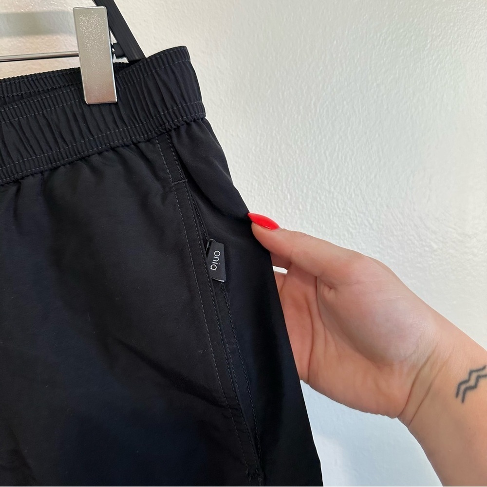 Onia Charles Straight-Leg Mid-Length Swim Shorts - Black XL - Picture 4 of 6